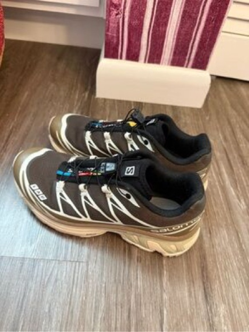 Salomon Women's Trail Sneakers in Olive Green and Black - Picture 2 of 3
